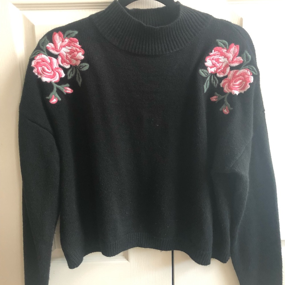 Cropped rose sweater
